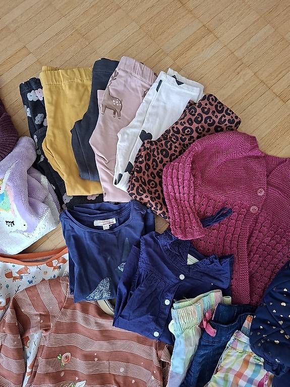 Kleiderpakete & -sets: Paket Kleidung Gr. 104 – Gebraucht aus Brugg AG von wan_9qzx 2