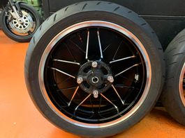 Kawasaki Z 900 RS kompletter Felgensatz
