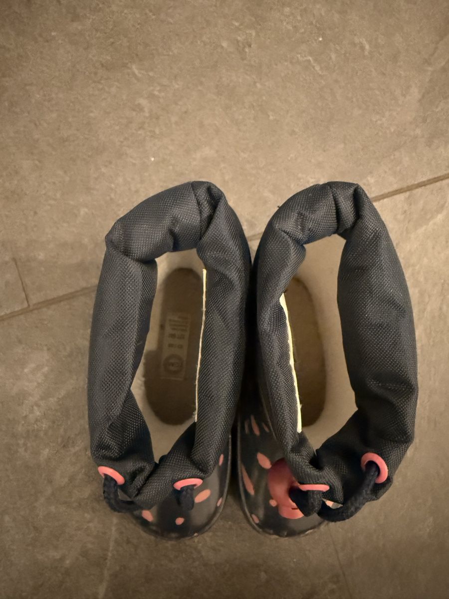 Scarpe per ragazzi: Winterstiefel 22/23 gefüttert – Usato da Illnau venduto da DuNa 2