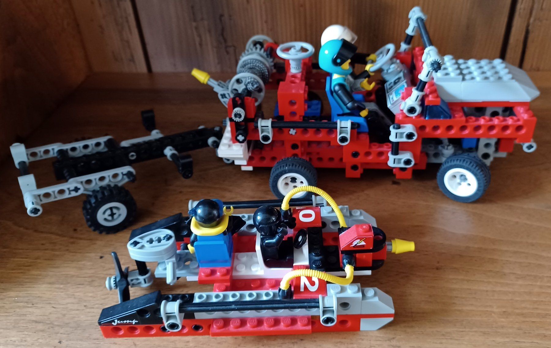 Lego Spielzeuge: Lego Technic Feuerwehrauto + Anhänger mit Boot, Nr. 8280 – Gebraucht aus Lommis von zozzen 4