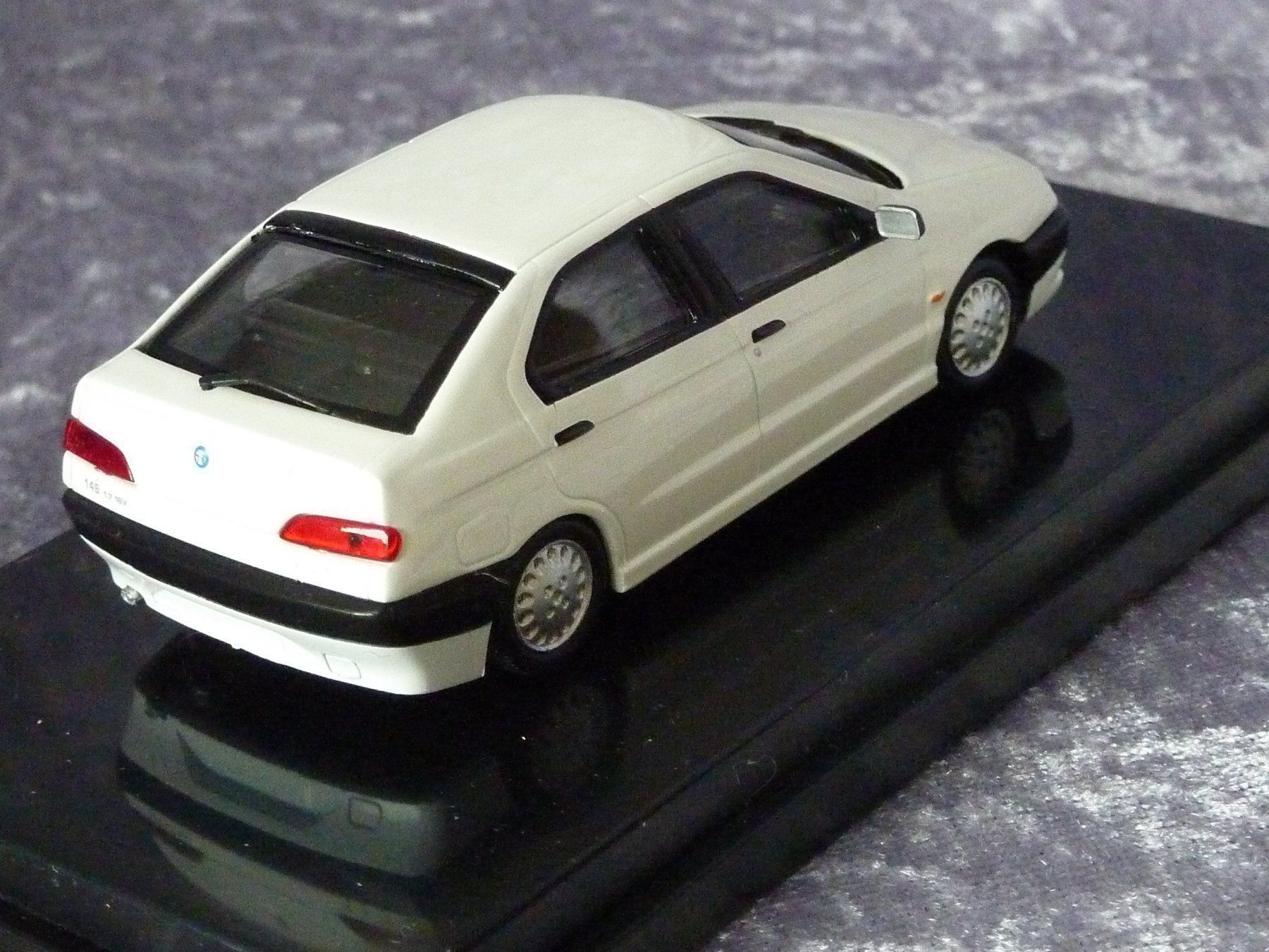 Alfa Romeo Modellini d'auto: Alfa Romeo 146  1:43 – Nuovo e nell'imballaggio originale da Dürrenäsch venduto da modellautos4you 3