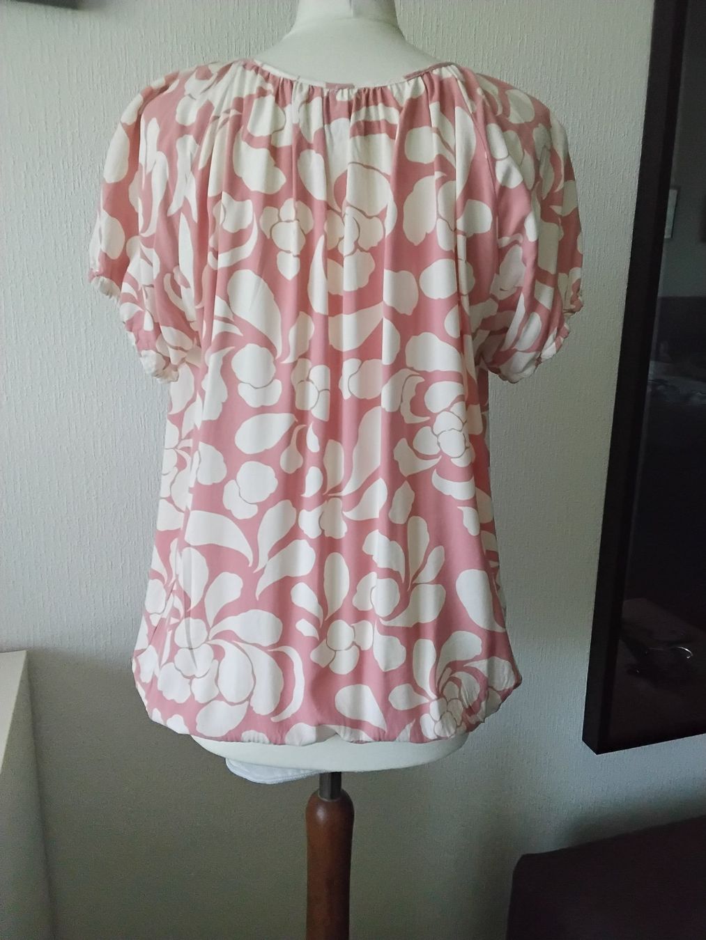 Top: Joli haut léger rose et blanc taille L – Nuovo (secondo la descrizione) da chêne-bourg venduto da patty190 1