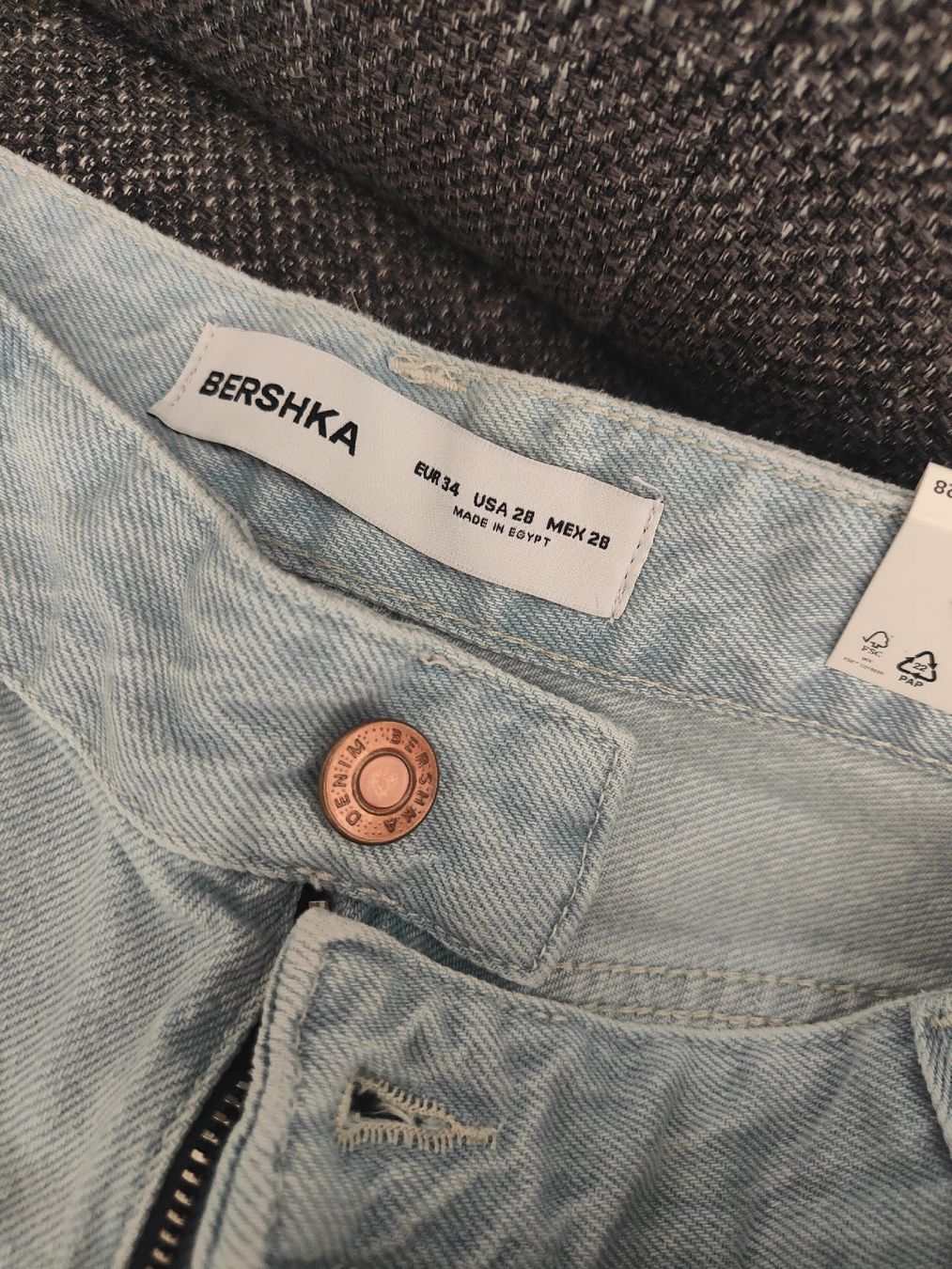 Bershka Jeans: Jeans Bershka, Original – Nuovo e nell'imballaggio originale da Muttenz venduto da NMtn. 1