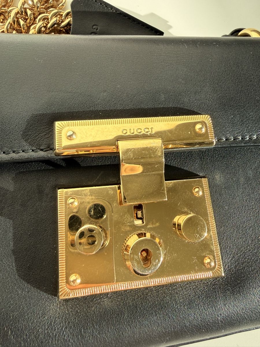 Gucci Taschen für Damen: Gucci Padlock Tasche schwarz Leder  – Gebraucht aus Möhlin von iva_c2fw 7