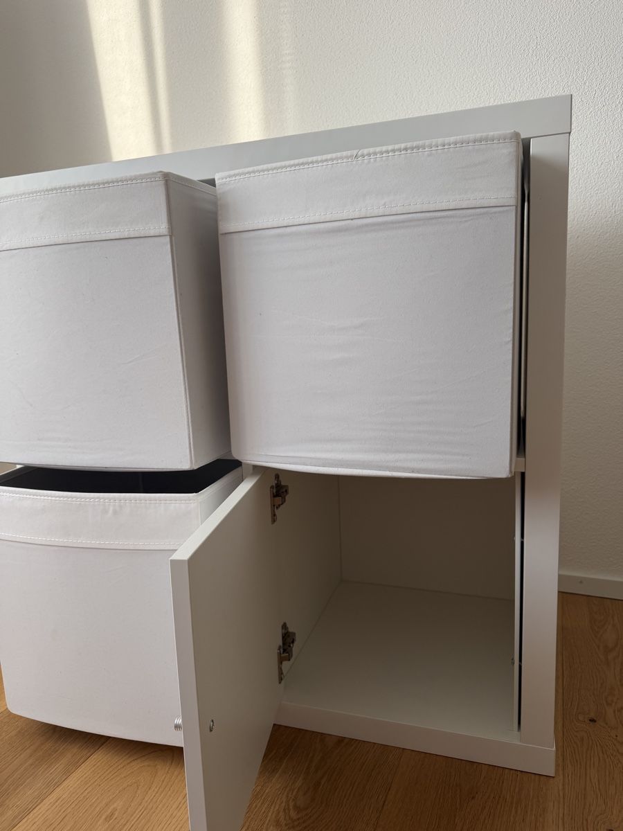 Ikea Scaffali: Regal weiss 4 Fächer mit Einsätzen  – Usato da Affeltrangen venduto da Sabrina.gall 3