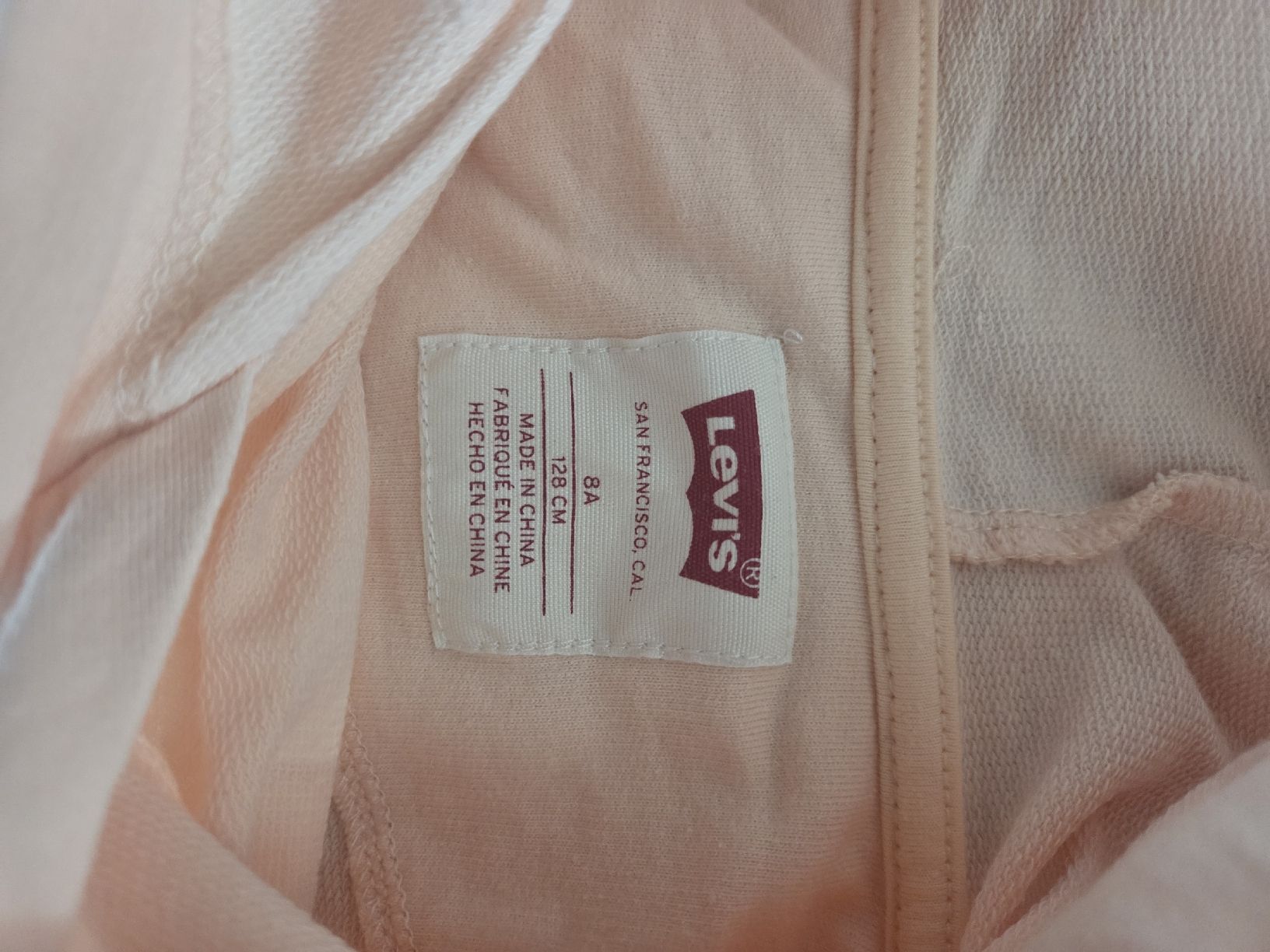 Levi's Pullover & Sweatshirts: Levis Gr.128 – Gebraucht aus Sursee von Ventiduese 1