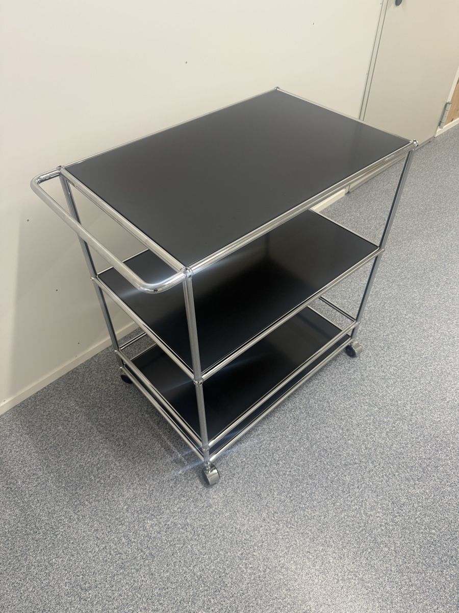 USM Étagères: USM Haller Servierwagen Anthrazit grau  – D'occasion à Balsthal par Designhaus.Schmitt