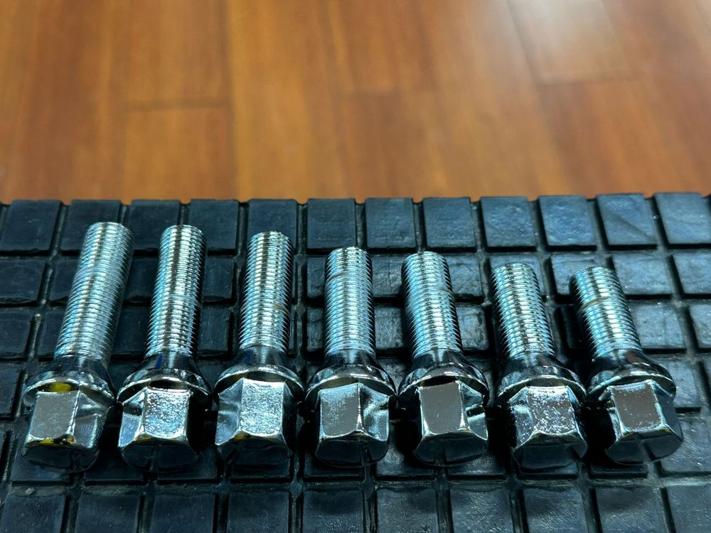 H&R Radschrauben Set M14x1.50 - 28mm Schwarz Inkl. Felgenschloss Für Sicheres Fahren