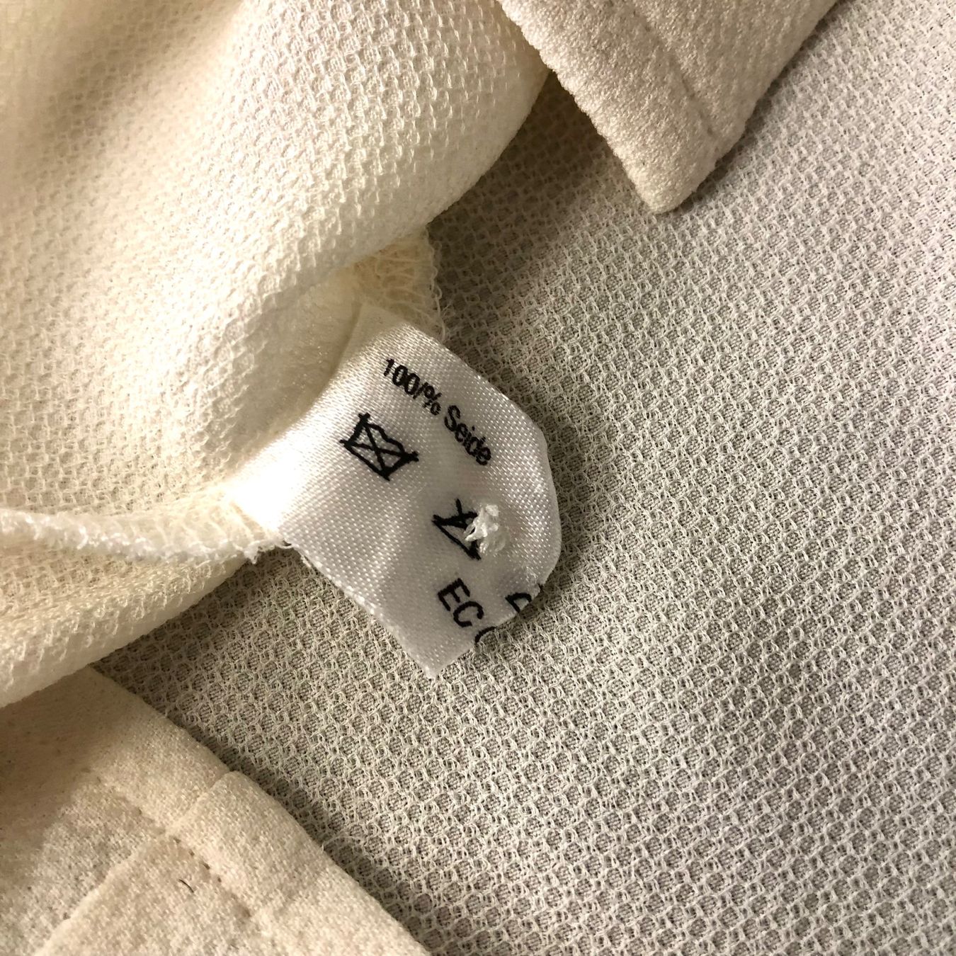 Akris Camicette: Akris Designer Bluse Seide, Grösse 38 – Usato da Brienz BE venduto da Kokolea84 7