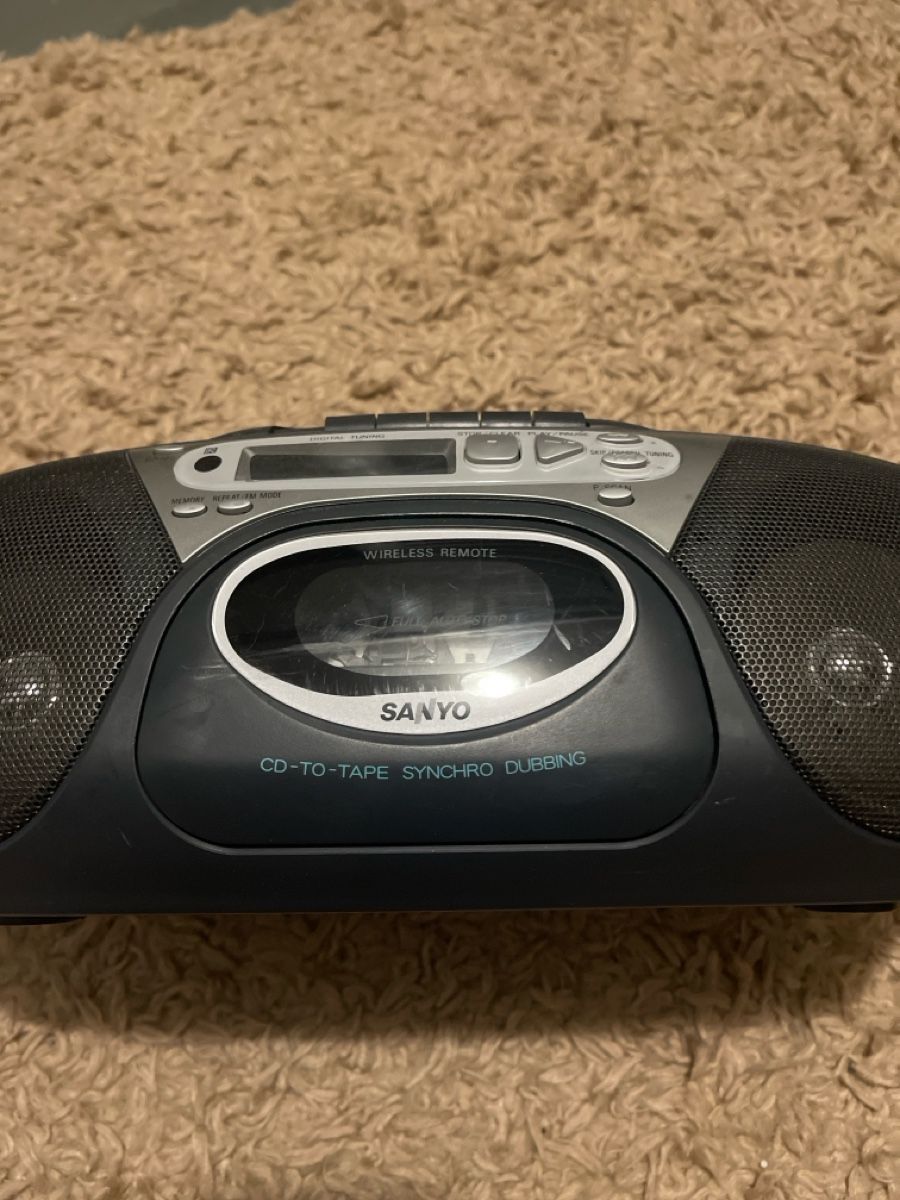 Sanyo Lettore multimediale & Streamer: Sanyo MCD-Z260F Ghettoblaster – Difettoso da Unterkulm venduto da AnoliOccasion 2
