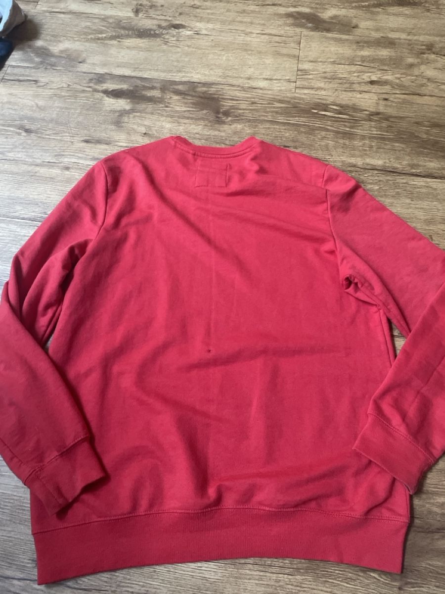 Bershka Pullover & Sweatshirts: Pullover  – Gebraucht aus Unterseen von Panini56 1