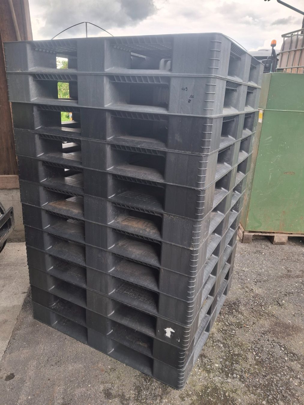 Abreuvoirs & Auges: 1000 Liter Wassertank IBC – D'occasion à Siebnen par Grosswis50 5