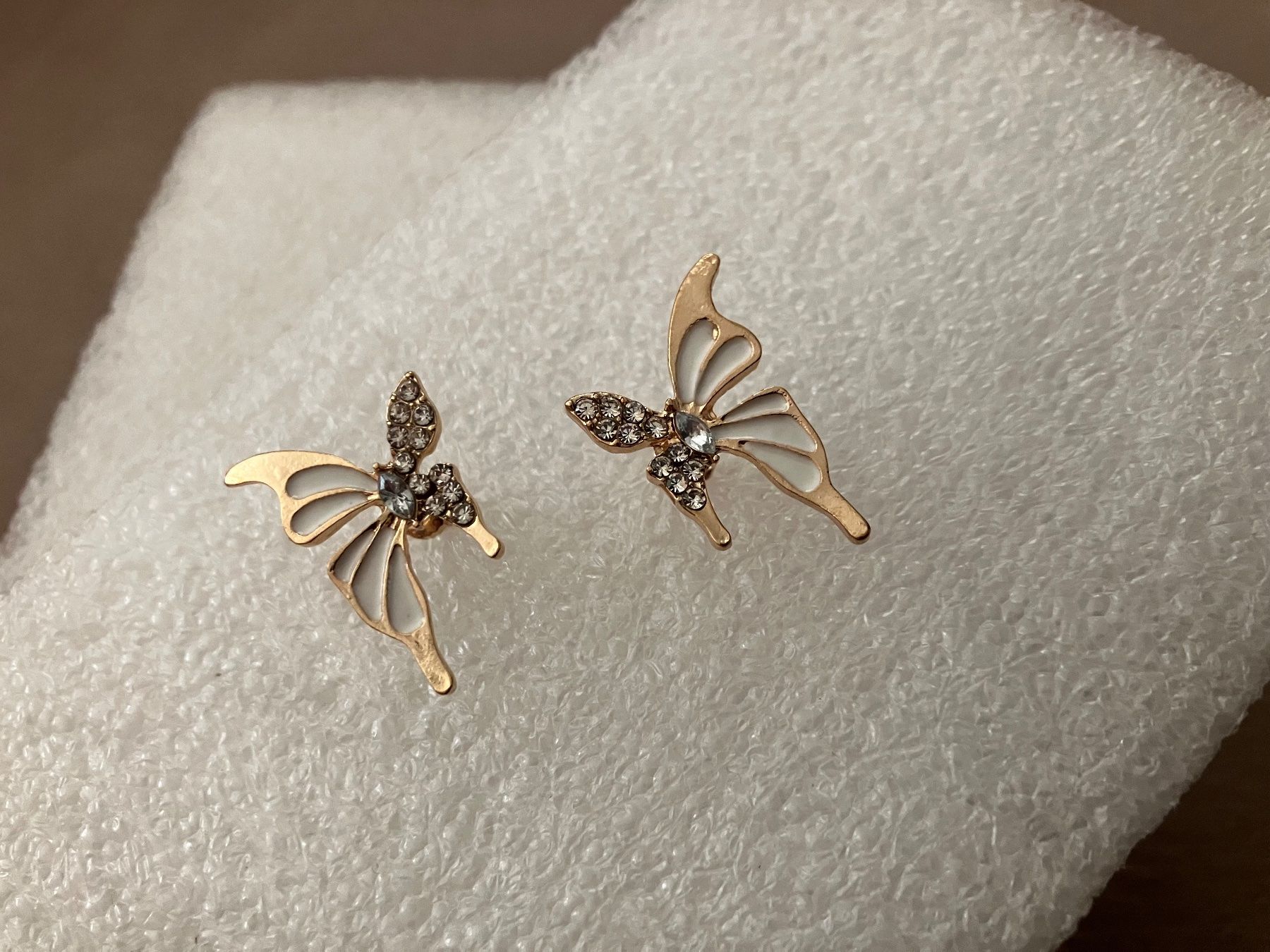 Orecchini pendenti & Orecchini a lobo: Elegante, Ohrstecker "Schmetterlinge" mit synth.Zirkonia – Nuovo (secondo la descrizione) da Affoltern am Albis venduto da Dlotti 2