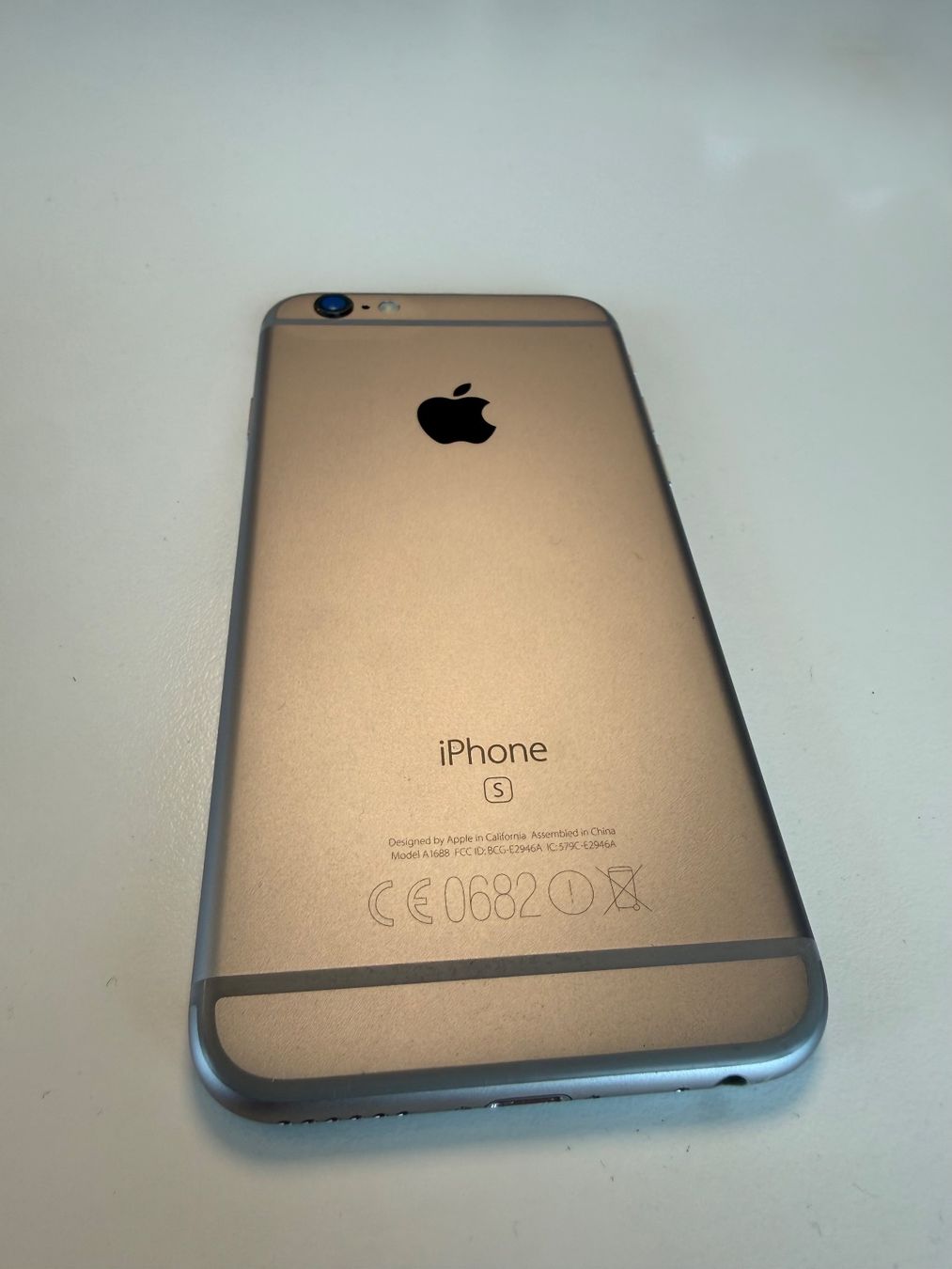 Apple Handys / Smartphones: Apple iPhone 6s mit Zubehör – Gebraucht aus Zug von 8911 2