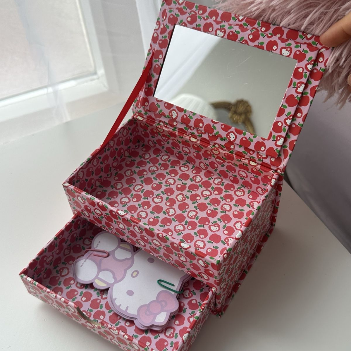 Schmuckkästen: Hello Kitty Schmuckbox Sanrio 2010 – Gebraucht aus Givisiez von dor_xb9k