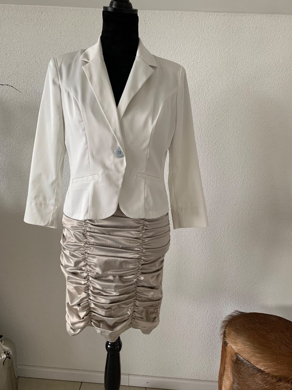 Costumi: Festkleid und Bleser – Usato da Neuendorf venduto da LadystreetL 1