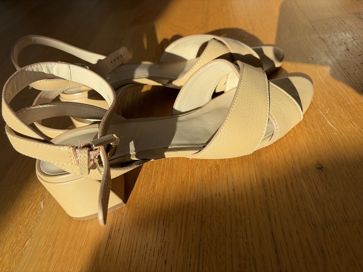Scarpe da donna: Sandalen beige Leder Grösse 38  – Usato da Zürich venduto da ufe_f5q5 1