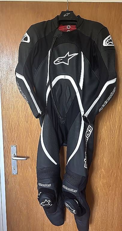 Costumes, combinaisons de sport et fonctionnelles: Alpinestars Orbiter V2 Lederkombi Einteiler Gr. 48 – D'occasion à Rubigen par Joelsndrr