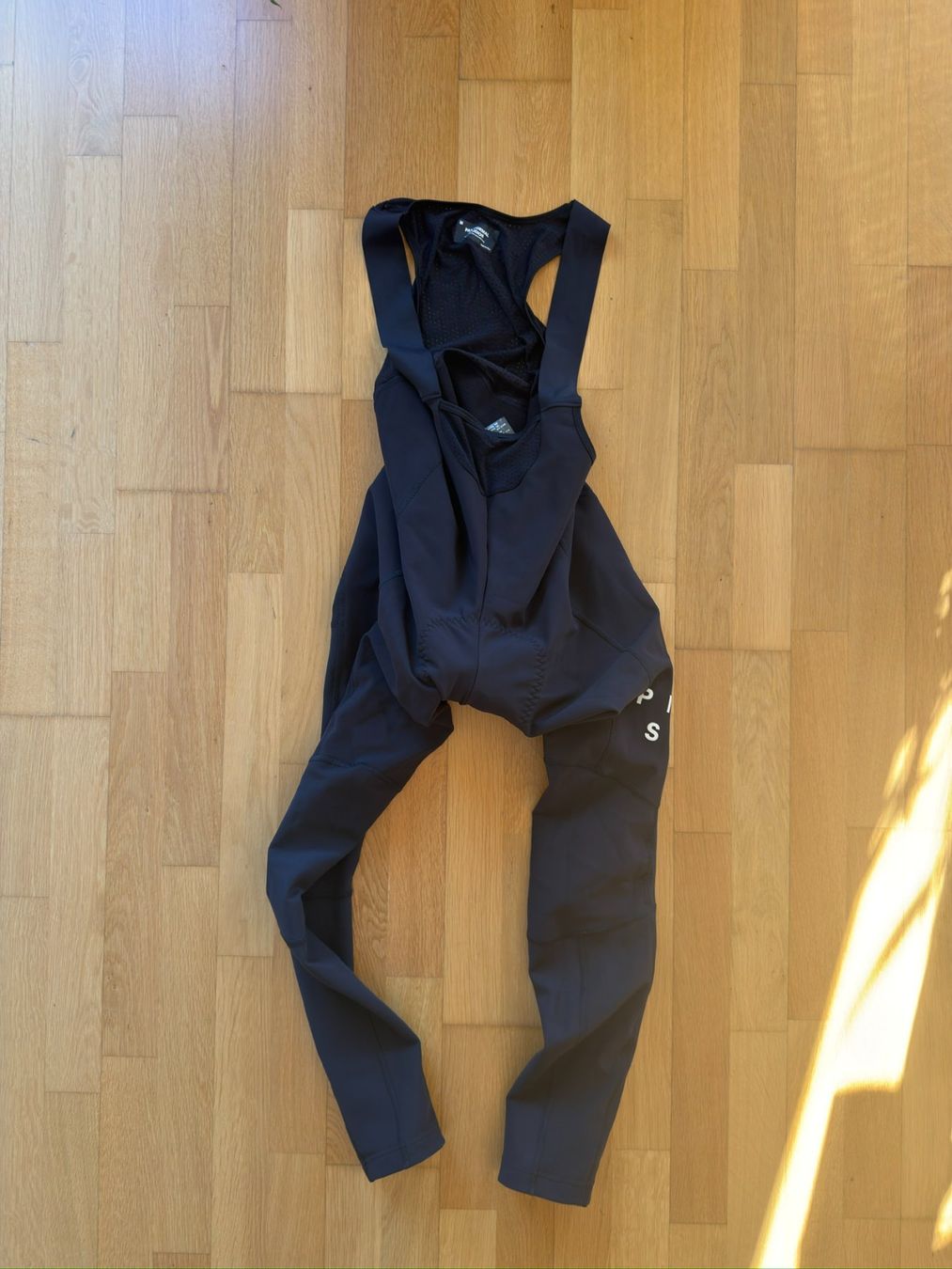 Pas Normal Studios Pantaloni: Pas Normal Studios Mechanism Deep Winter Long Bib, Schwarz – Usato da Zürich venduto da magri_zh