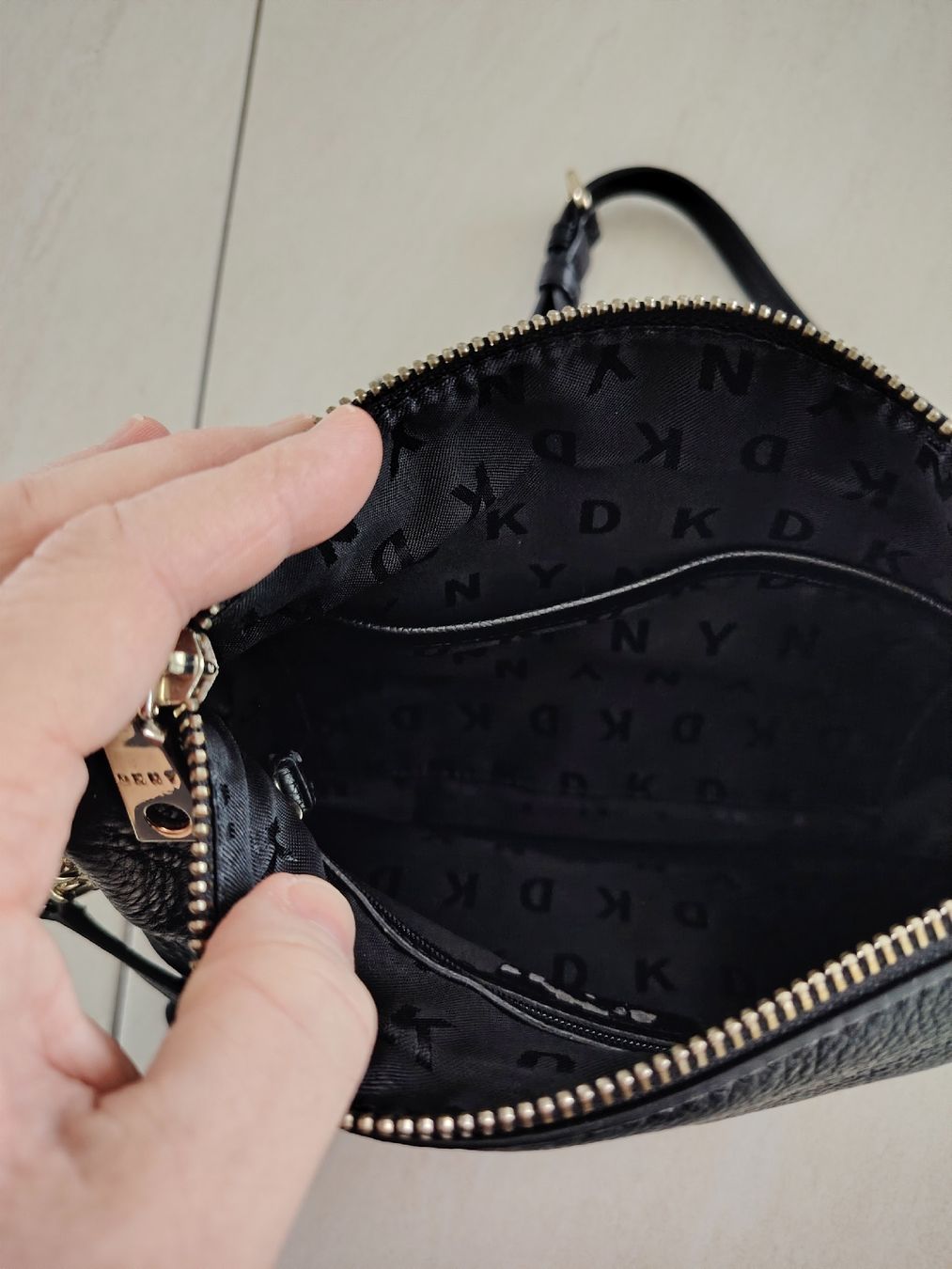 Borse da donna: Dkny Leder Bag – Usato da Mendrisio venduto da Dee-11 3