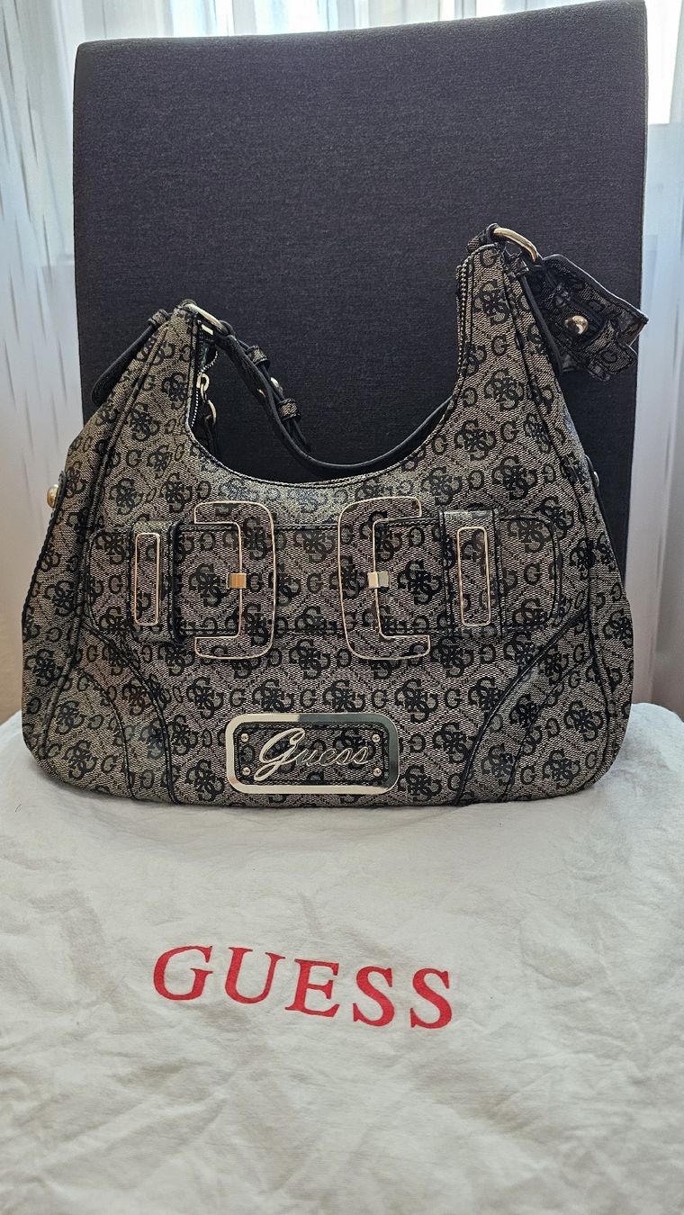 Guess Altro in  Abbigliamento & Accessori: Guess Handtasche, Top Zustand. – Nuovo (secondo la descrizione) da Allschwil venduto da bar_csw9