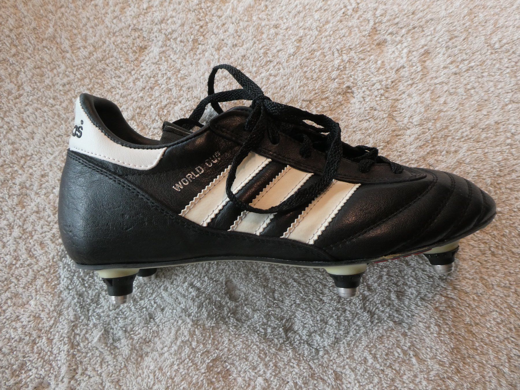 Adidas Scarpe per ragazzi: Neue adidas Nockenschuhe in Grösse 4 – Nuovo e nell'imballaggio originale da Malters venduto da tixitaxi 1