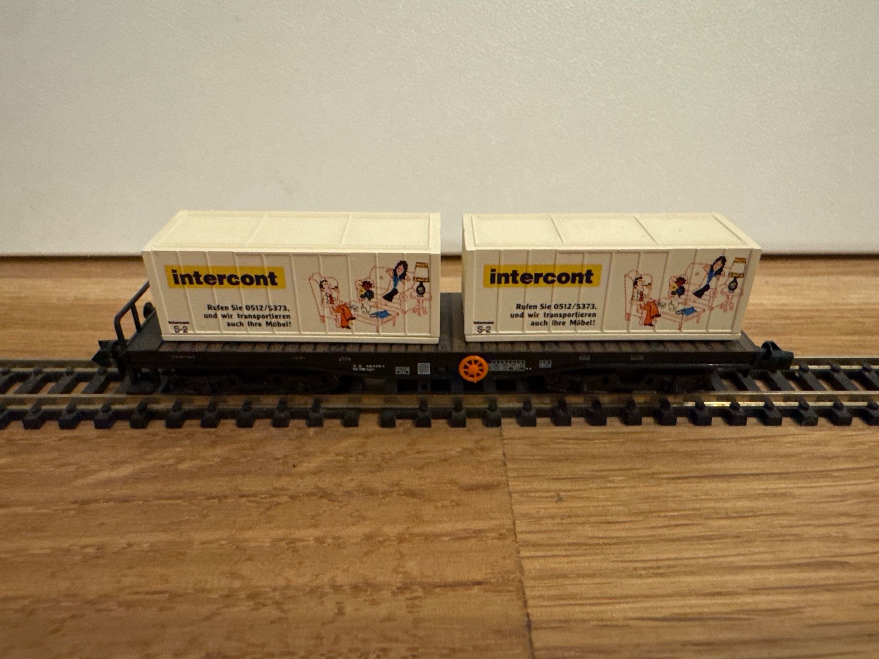 Arnold Modellini di ferrovie: Arnold Flachwagen mit Containern – Nuovo (secondo la descrizione) da Schlierbach venduto da Look8