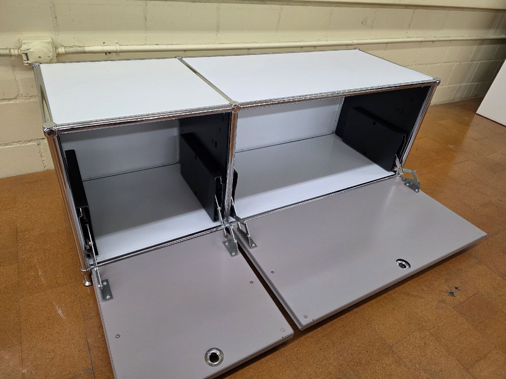 Flexcube Étagères: Designer TV-Möbel / Lowboard von Flexcube  – D'occasion à Lichtensteig par UsedINStore 2