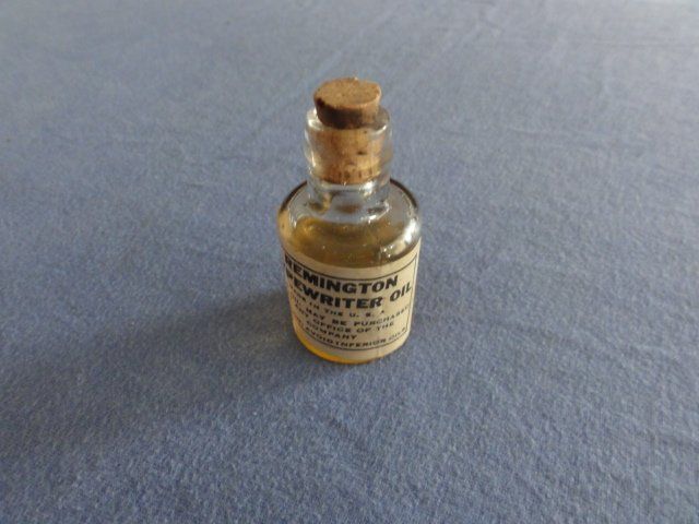 Remington Macchine da scrivere: Rares Remington Typewriter Oil – Usato da Zürich venduto da Putsch92 3
