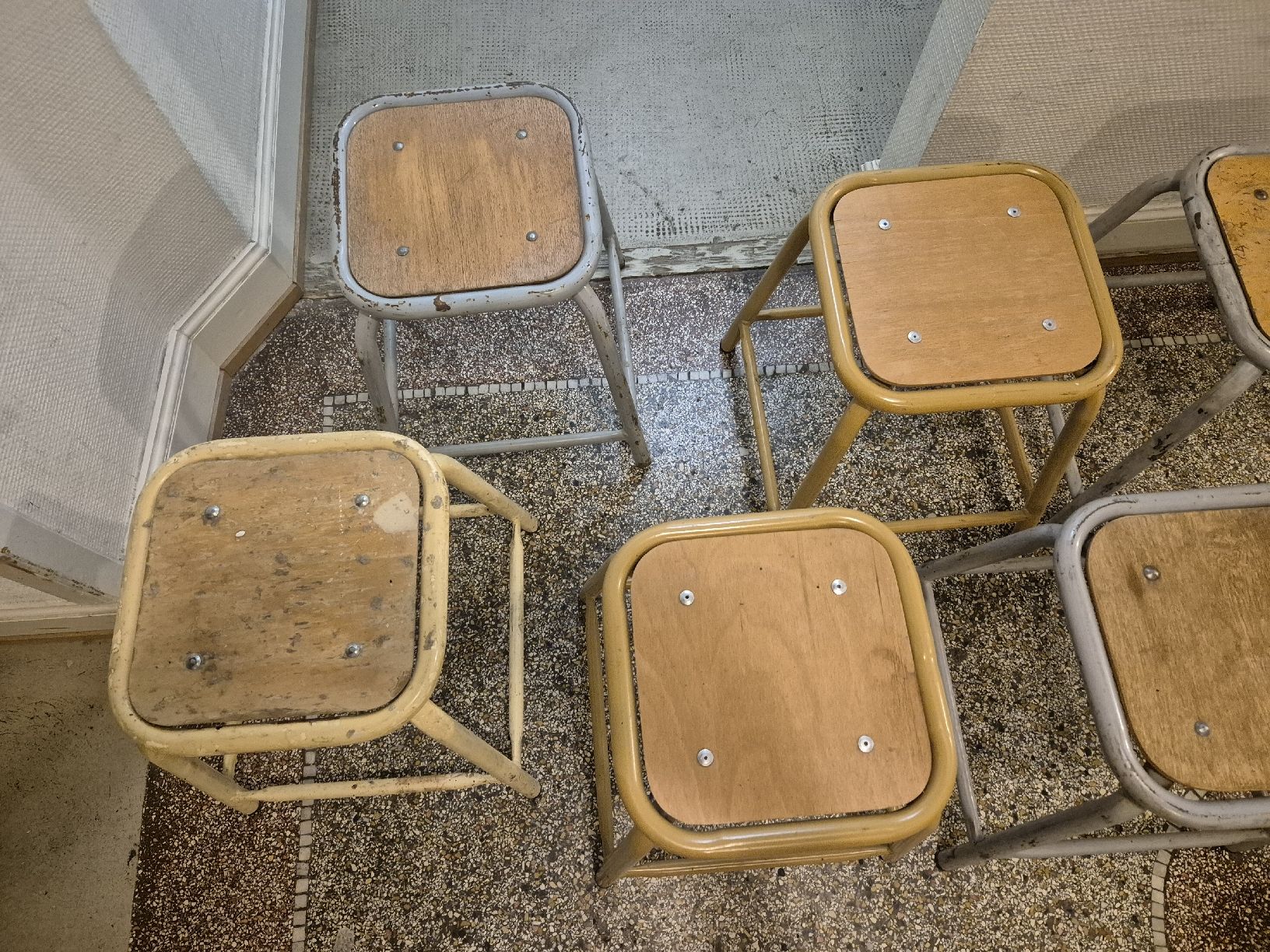 Sgabelli: Lot, 6Stk. Industry Hocker – Usato da Basel venduto da Gaianed 7
