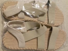 Bequeme Sandalen beige neu Grösse 38