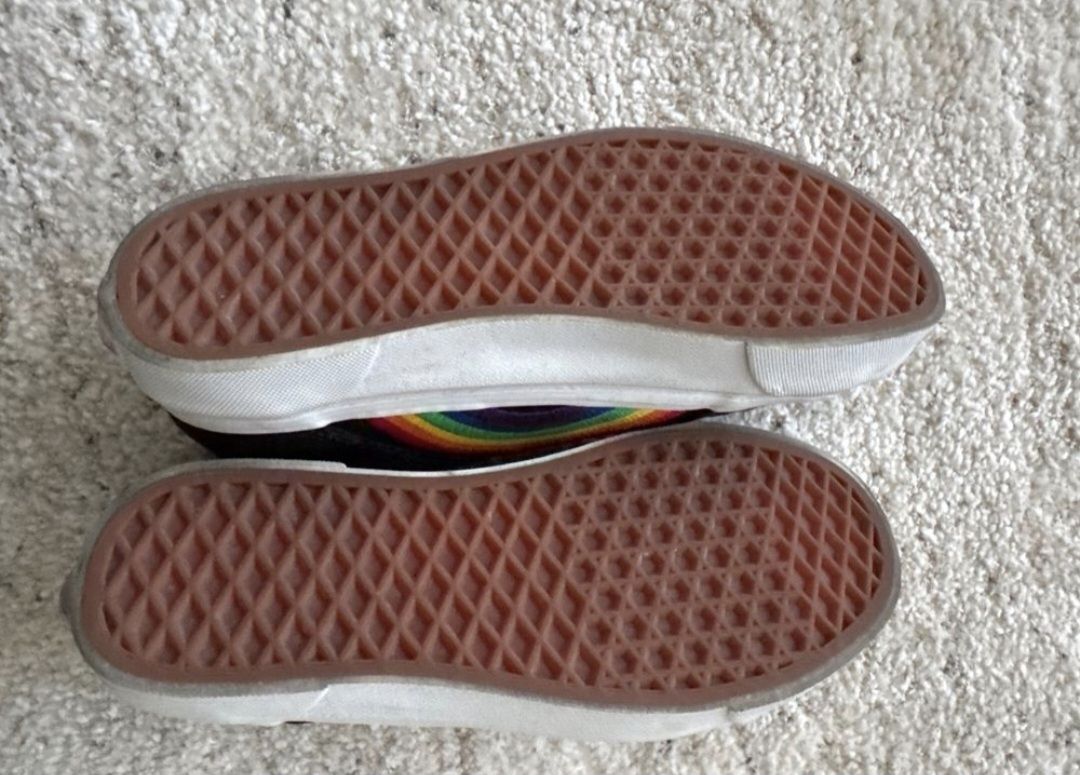 Vans Damenschuhe: Vans Rainbow/Pride 37 – Gebraucht aus Schliern b. Köniz von Piccola.3 2