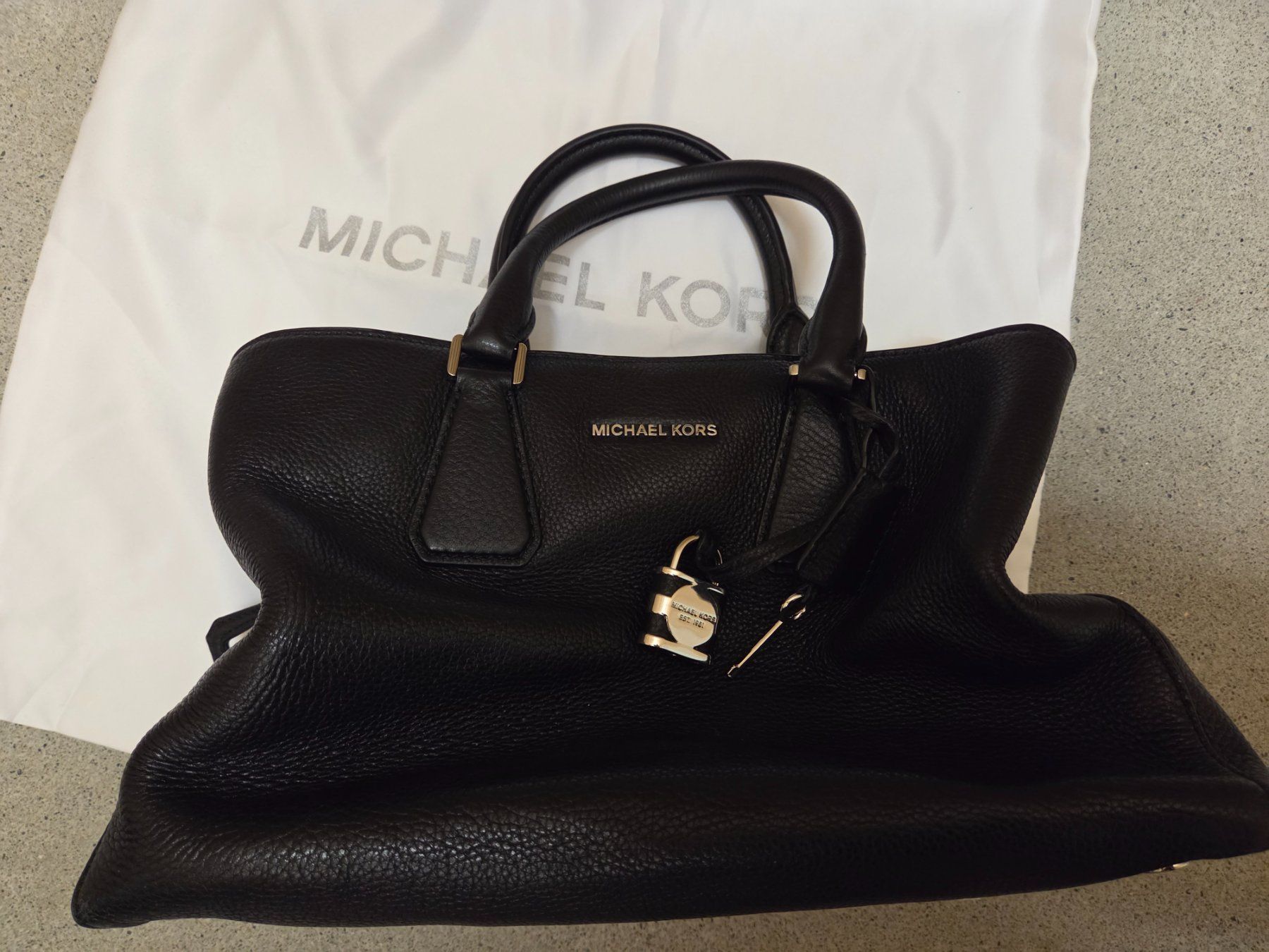 Michael Kors Borse da donna: MICHAEL KORS Lederhandtasche – Usato da Emmen venduto da GrabandGo 3