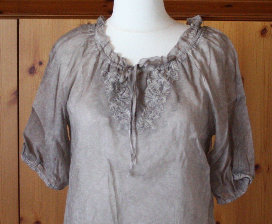 Camicette: Kurzarm Bluse hellbraun Gr. M – Usato da Flüelen venduto da Diversicum-Textil 1