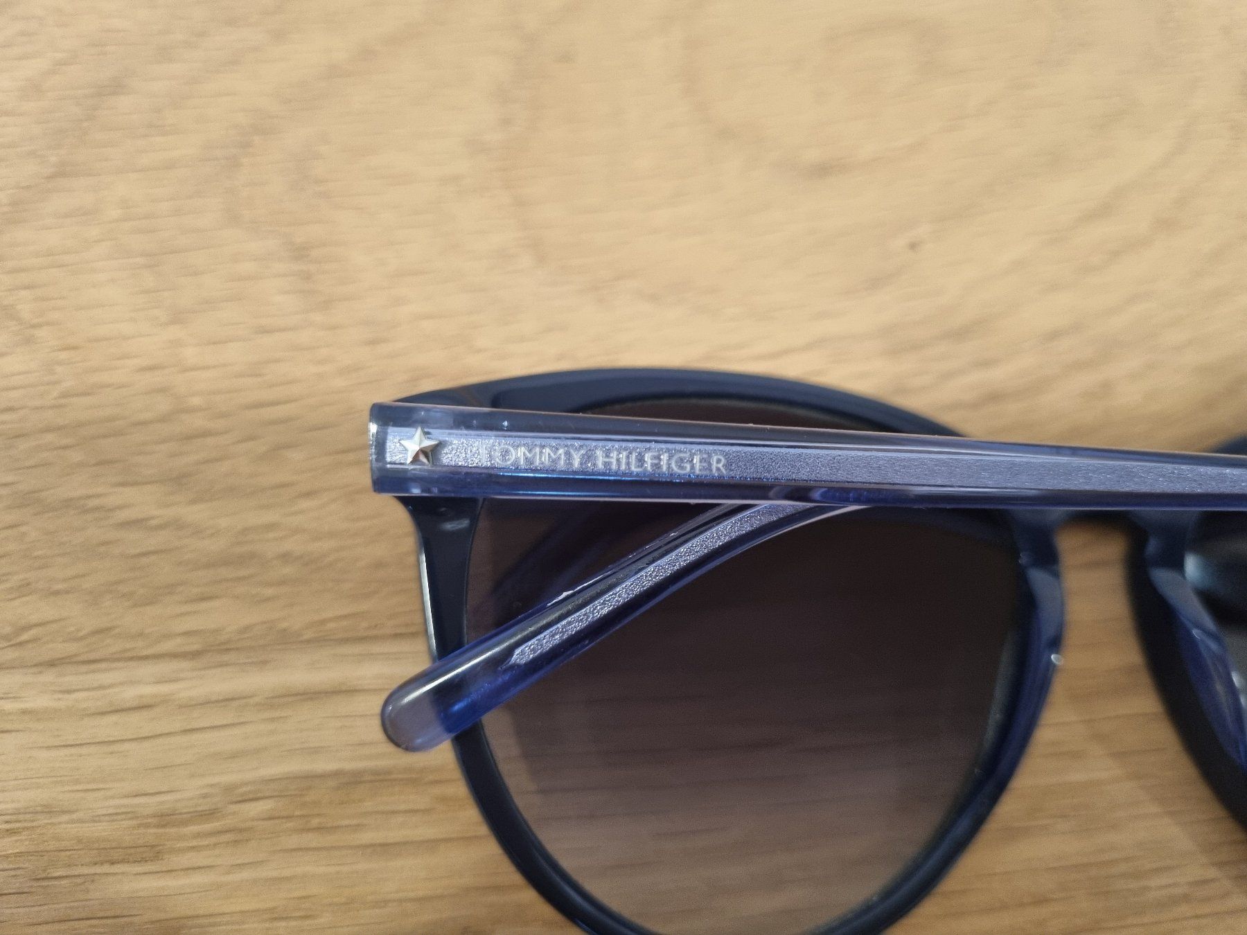 Tommy Hilfiger Occhiali & Lenti: Tommy Hilfiger Sonnenbrille – Usato da Wetzikon ZH venduto da Personalkarte 4