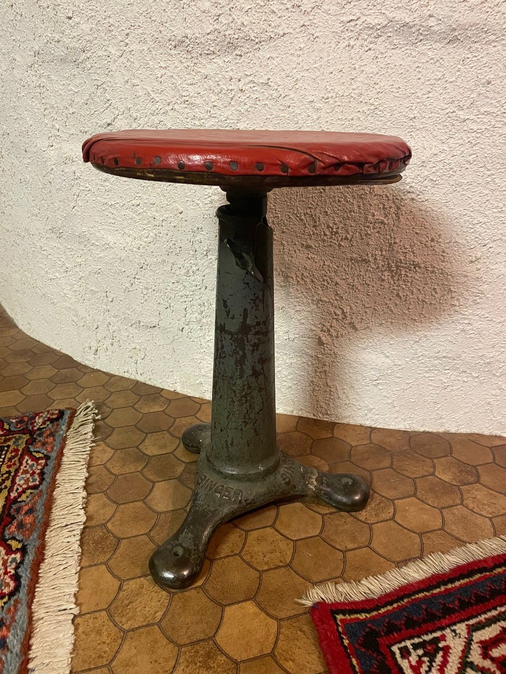 Hocker: Singer Industriehocker, Werkstatthocker, Gusseisen – Gebraucht aus Zürich von Caro55