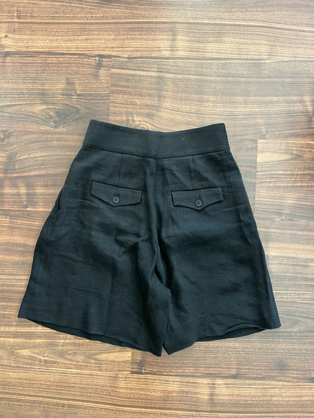 Massimo Dutti Hosen: schwarze Massimo Dutti Bermuda Shorts, Size 36 – Gebraucht aus Muri b. Bern von michellew23 3