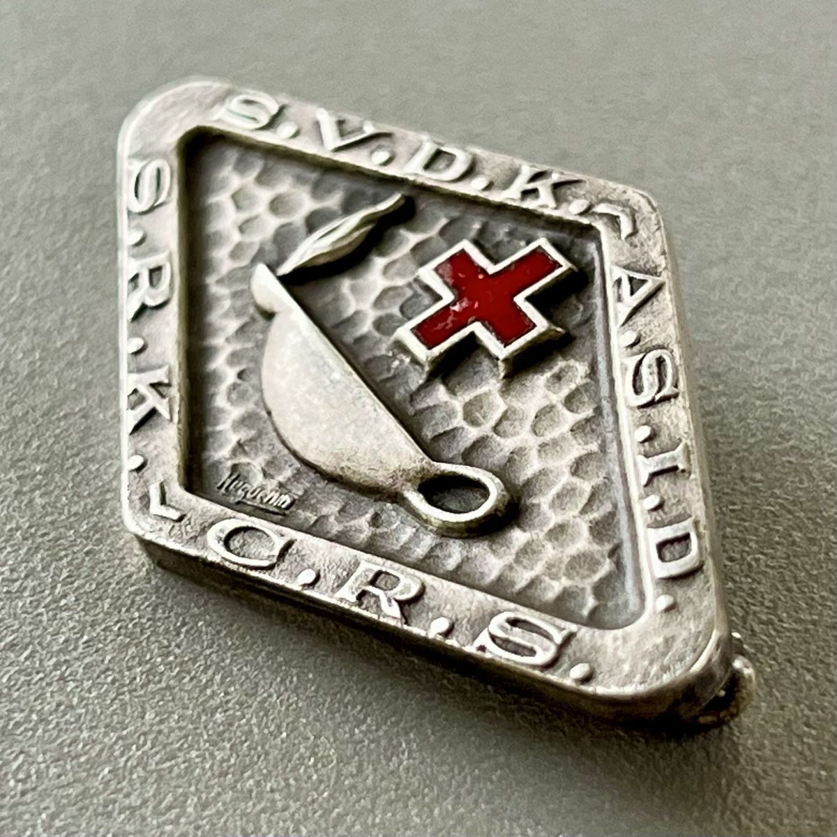 Swiss Placchette & Badge: Insigne de la Croix-Rouge Suisse – Usato da Vuisternens-devant-Romont venduto da ribouldog 3