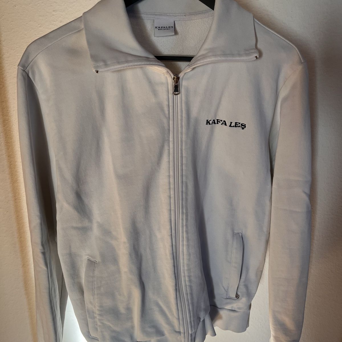 Maglioni & Felpe: Kafa Les white Sweatjacket – Usato da Diepflingen venduto da ldvintagestreetwear 1