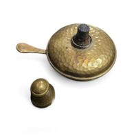 Bruleur portable primitif en laiton martelee
