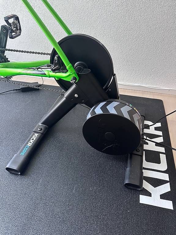 Wahoo Hometrainer: Wahoo KICKR CORE 2 ZWIFT Cog/Click & Wahoo Trainingsmatte – Nuovo (secondo la descrizione) da Männedorf venduto da Topojasa 1