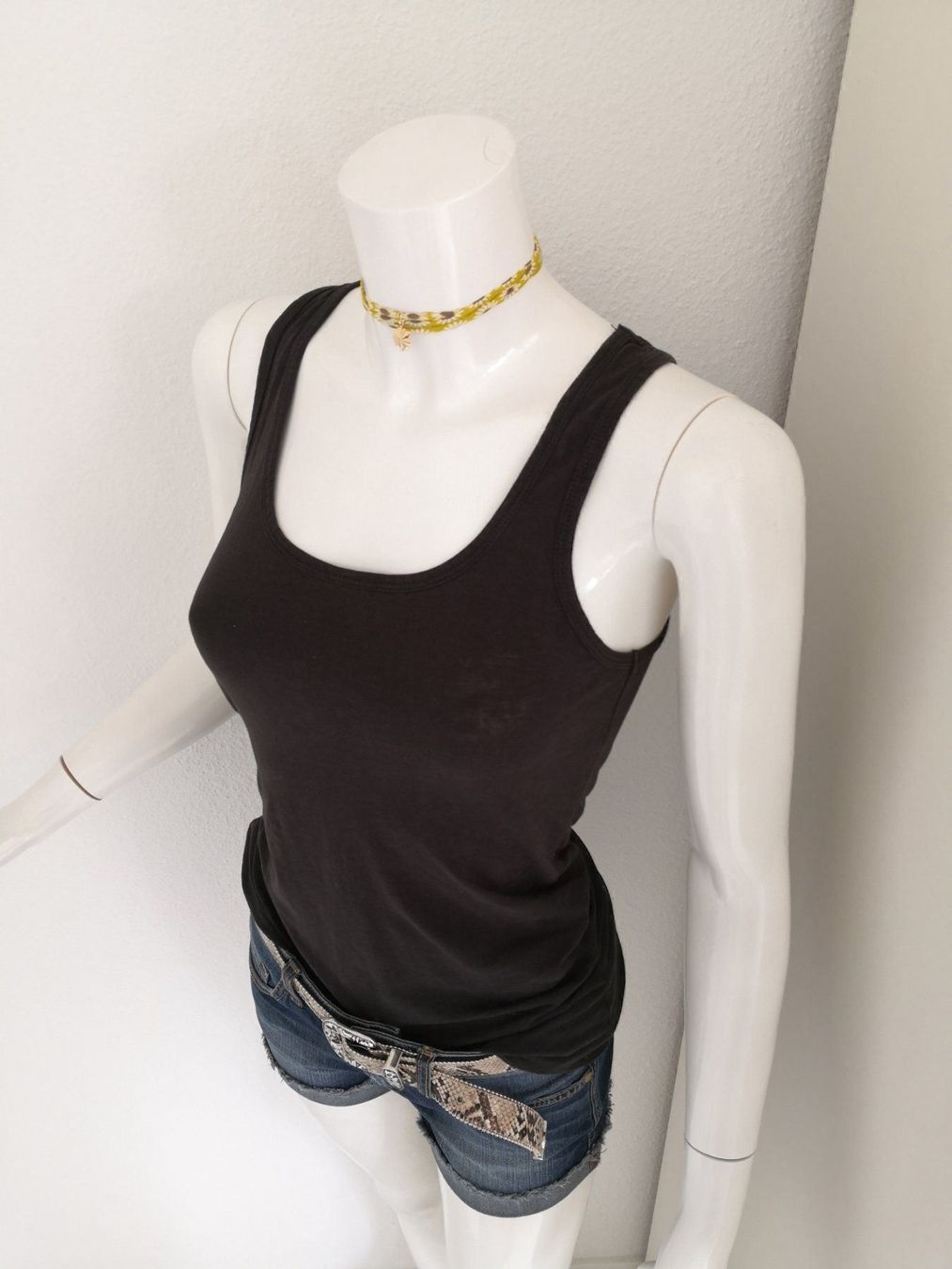 Mango Top: 🤩MANGO BASIC TANK TOP SCHWARZ & D&G P. – Usato da Olten venduto da Naja-Twins-Twins 3
