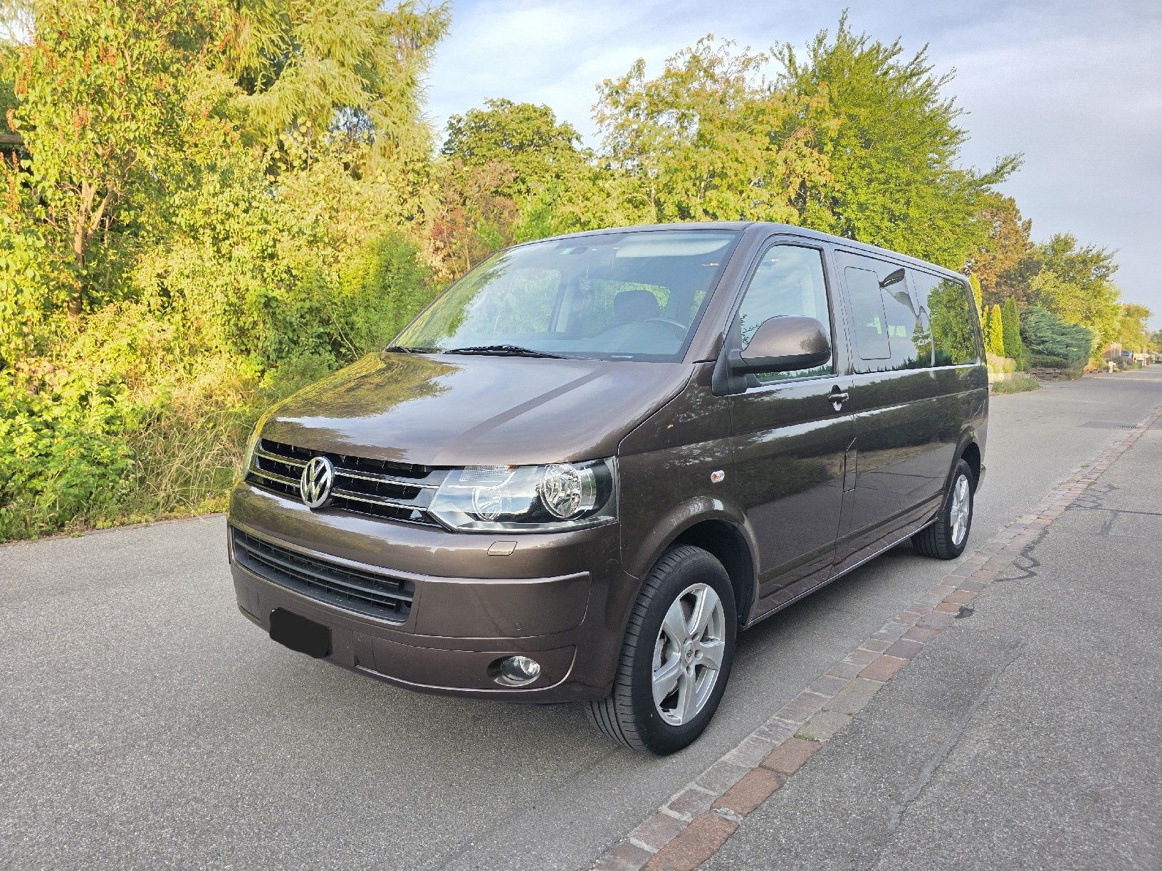 VW Autos: VW T5 Multivan 2.0 TDI Highline Automat – D'occasion à Kerzers par CarDeal.
