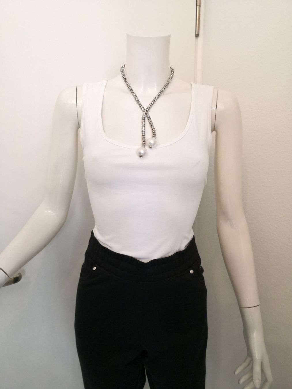 Top: 🤩TOP WEISS – Usato da Olten venduto da Naja-Twins-Twins 3