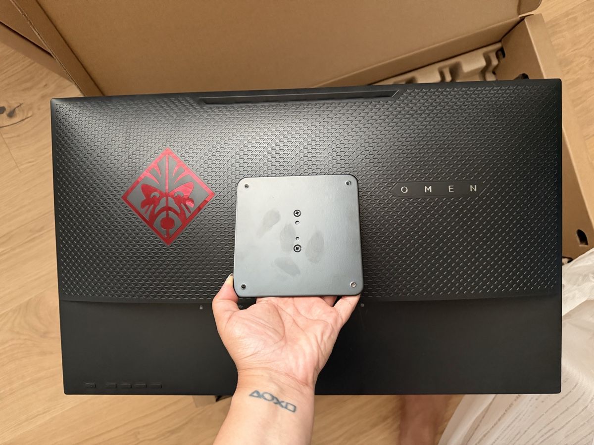 Ecrans: Zwei HP OMEN Monitore 24 Zoll  – D'occasion à Bassersdorf par Thatasian 1