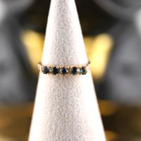 Goldring 18K mit 5 Saphir Steinen