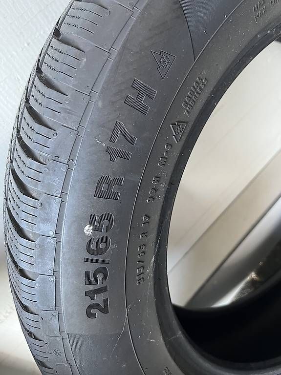 Pneumatici & Ruote complete: 4 x 215/65 R 17 Pneu – Usato da Rüti b. Büren venduto da Avish 2
