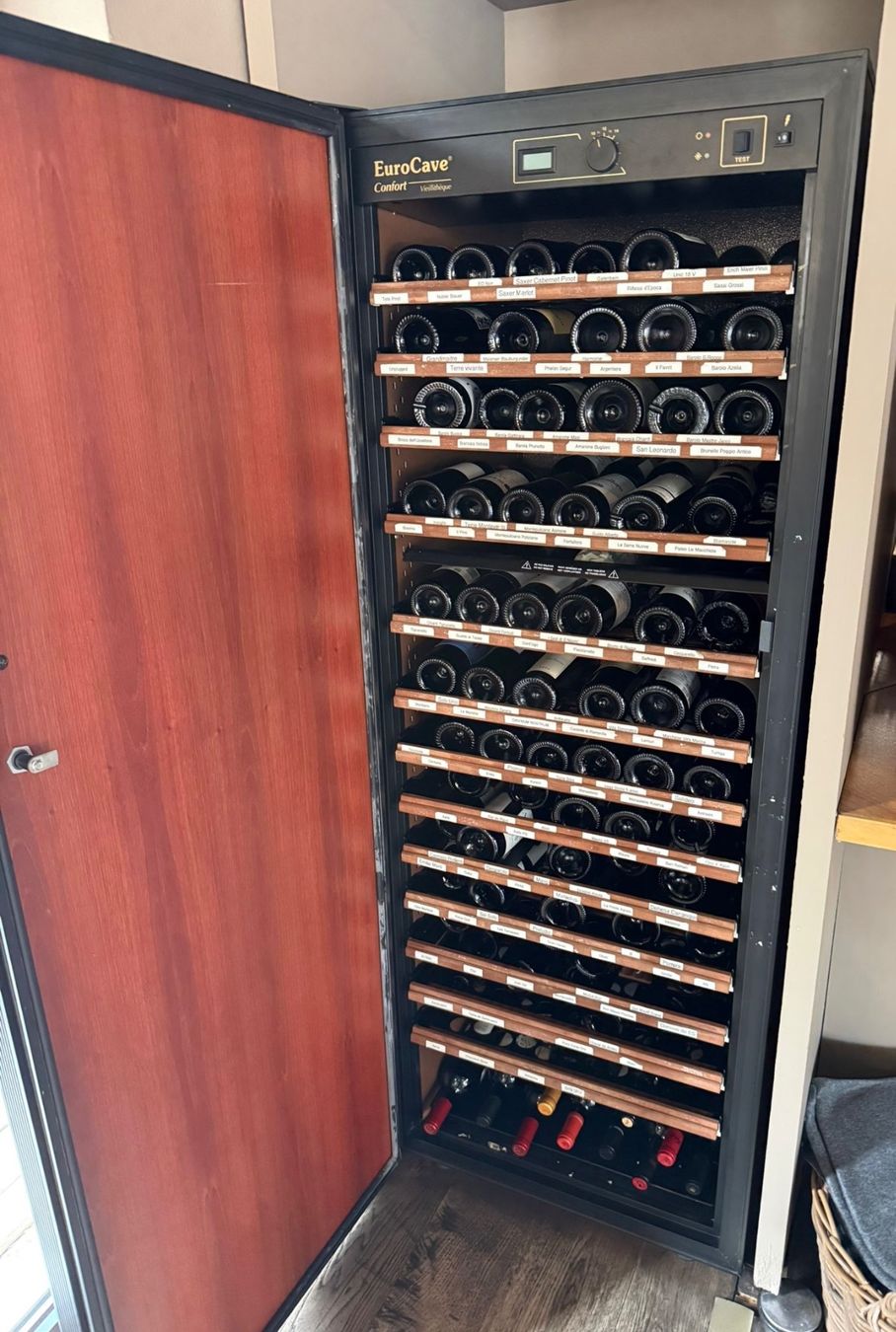 Frigoriferi: Weinkühlschrank EuroCave Confort – Usato da Winterberg ZH venduto da Heiri_M.