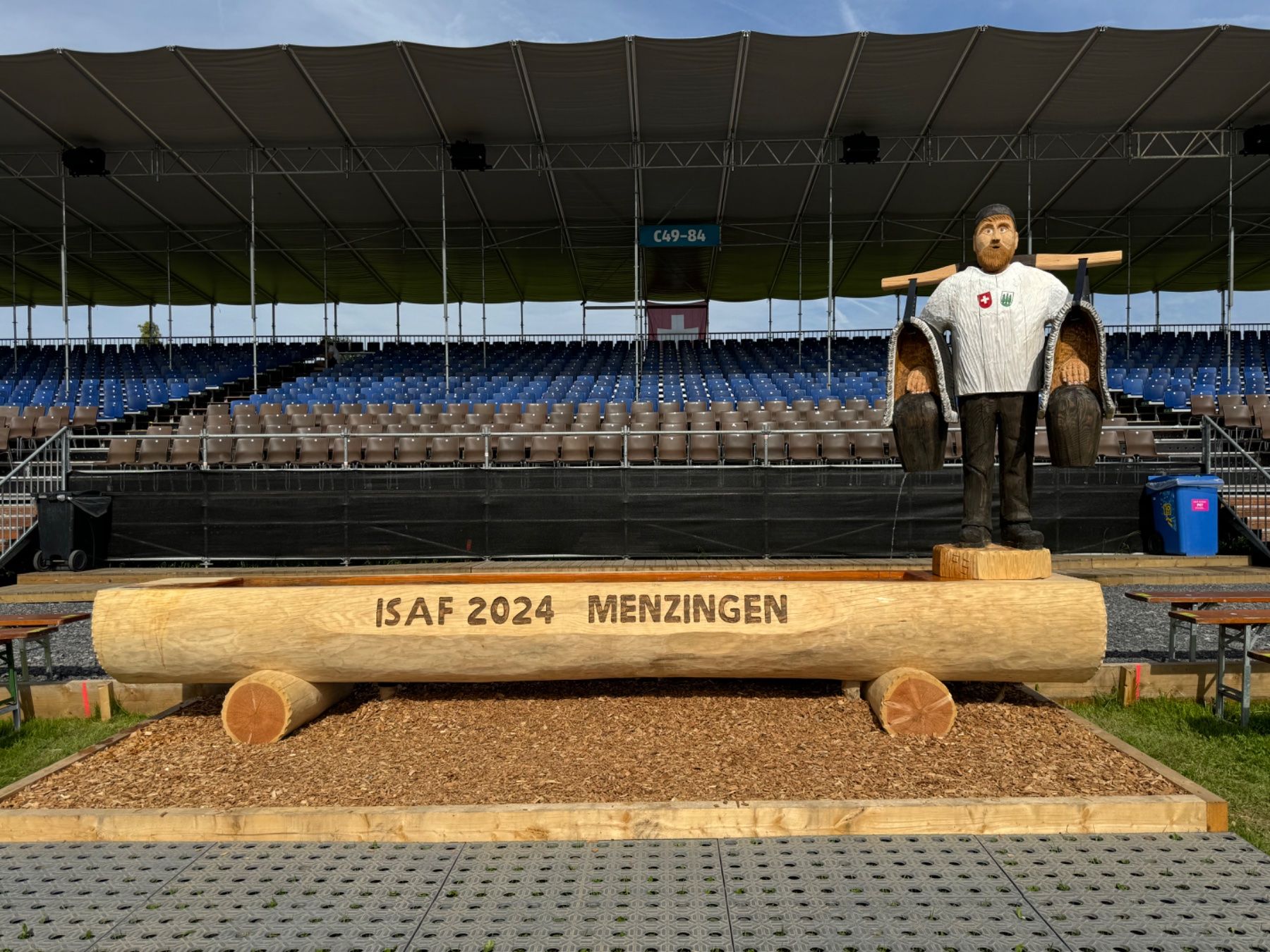 Teiche & Zierbrunnen: Brunnen ISAF 2024 "Trychler" – Neu (gemäss Beschreibung) aus Menzingen von  6
