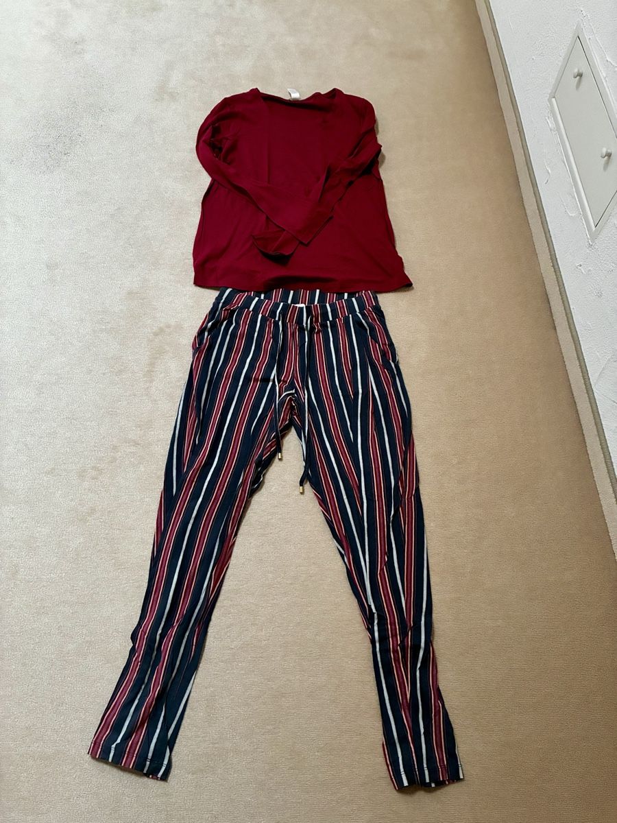 Kleiderpakete: Long Sleeve Shirt & Striped Pants, Pyjama – Gebraucht aus Schaan von RicX-10
